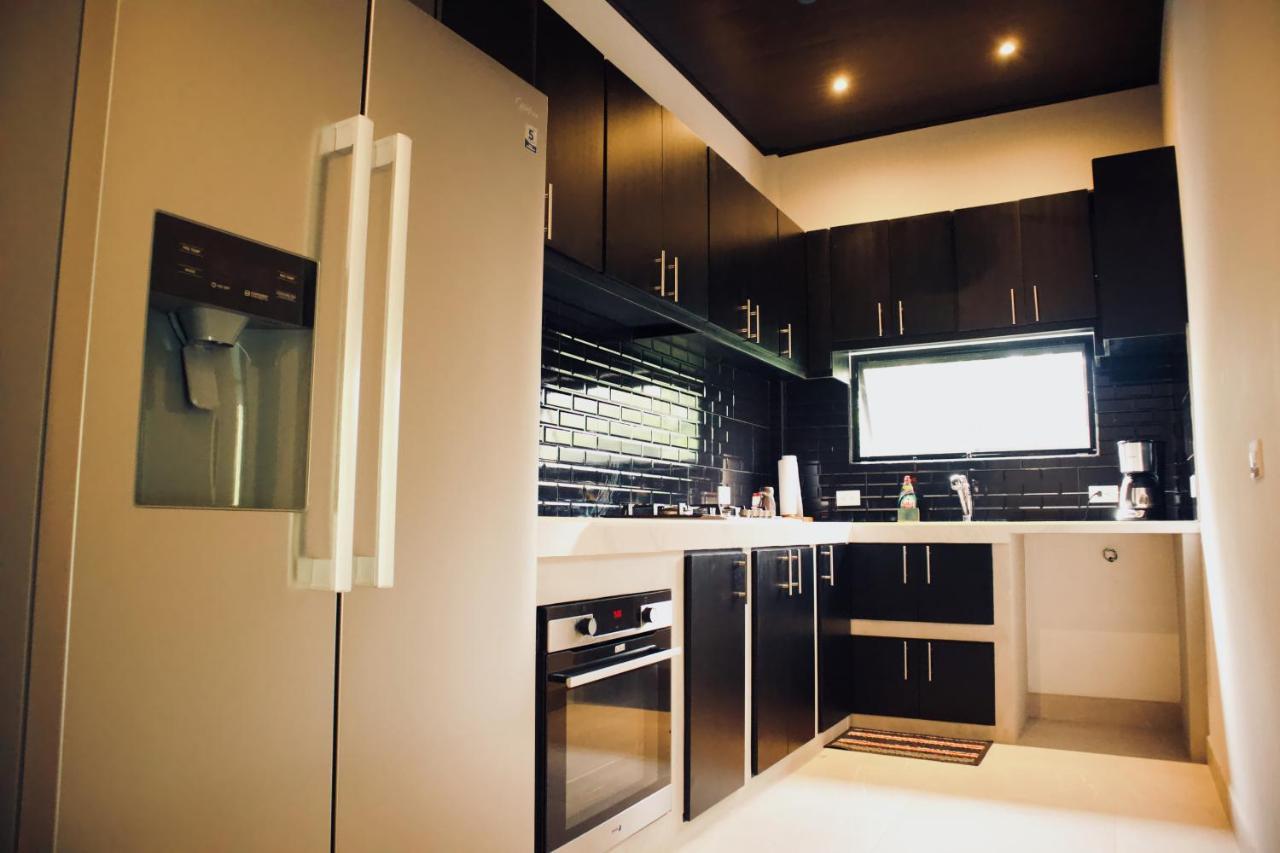 Jungle Home With King Beds -5 Minutes From The Beach Увіта Екстер'єр фото